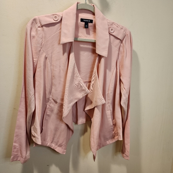 Torrid Plus Sizr Pink Blazer Asymmetrical Draped Design  Fits Size 10 - Picture 10 of 13